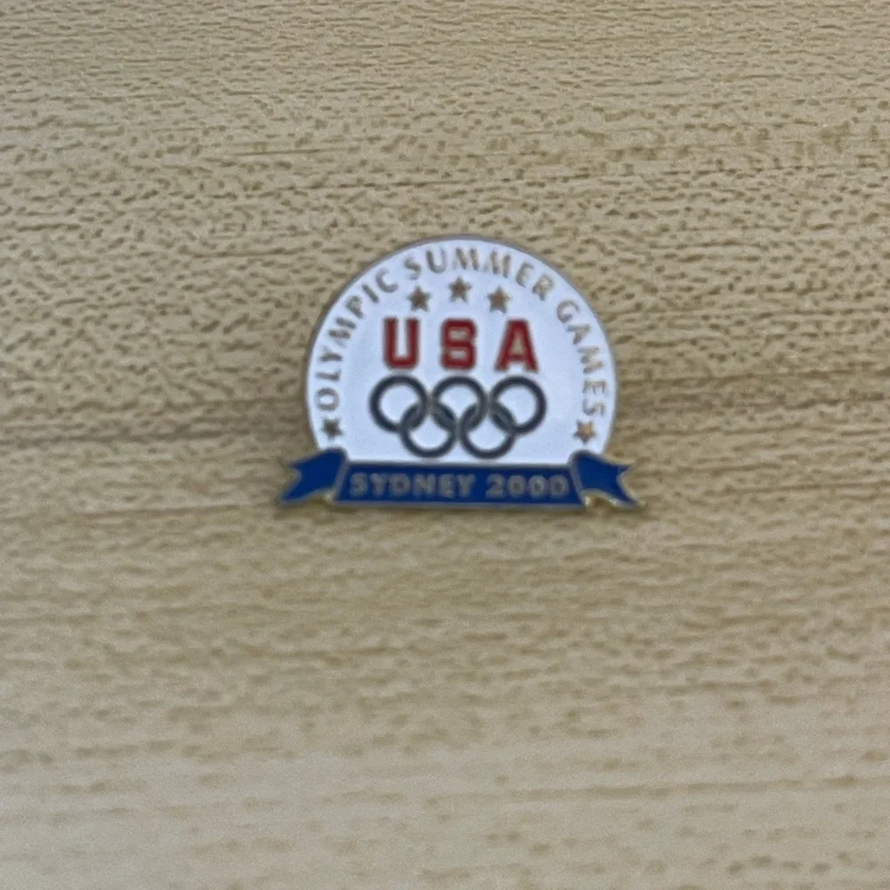 Vintage 2000 summer Olympics Sydney Australia pin